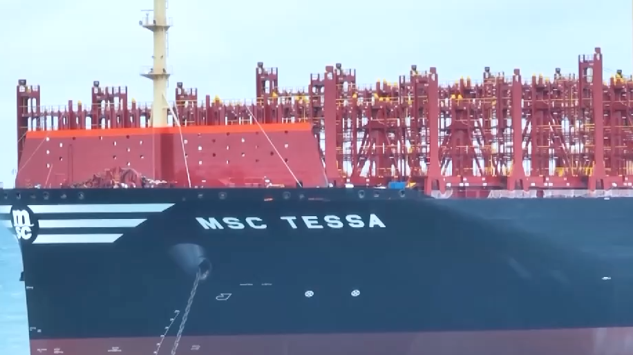 中国再次交付世界上最大的集装箱船